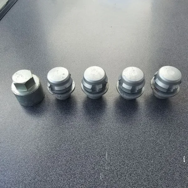 Range Rover L405 locking wheel nuts