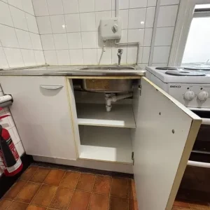 Private Living Room and Bedroom for Rent - Image 5