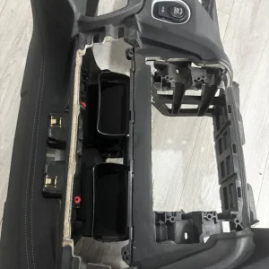 BMW Series 3 dashboard - Image 5
