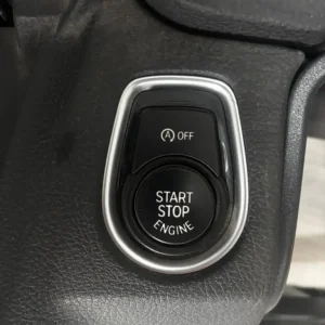 BMW Series 3 dashboard - Image 6
