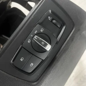 BMW Series 3 dashboard - Image 7
