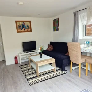 1 bedroom Garden House - Image 2