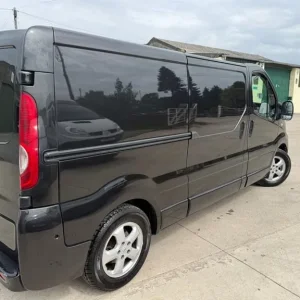 2010 Renault Trafic 2.5 dCi Diesel Panel Van - Image 8