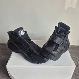 Nike Huarache 6.5 UK - Image 3