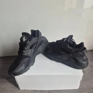 Nike Huarache 6.5 UK - Image 5