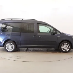 2018 Volkswagen Caddy Maxi Life 2.0 TDI 5-door with wheelchair access - Image 8