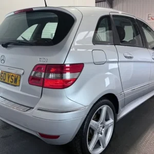 2010 Mercedes-Benz B-Class 2.0 CDI SE MPV 5-door manual diesel - Image 6