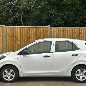 2017 Kia Picanto 1.0 5-door hatchback petrol manual - Image 4
