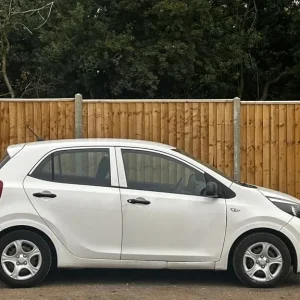2017 Kia Picanto 1.0 5-door hatchback petrol manual - Image 5