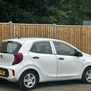 2017 Kia Picanto 1.0 5-door hatchback petrol manual - Image 7