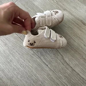Unisex Baby Beige Shoes Size 3-6 Months - Image 3
