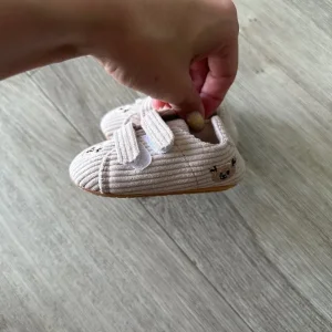 Unisex Baby Beige Shoes Size 3-6 Months - Image 4