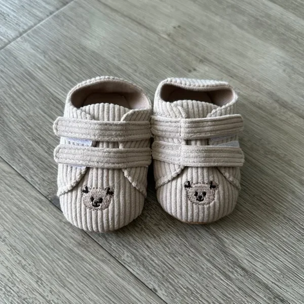 Unisex Baby Beige Shoes Size 3-6 Months