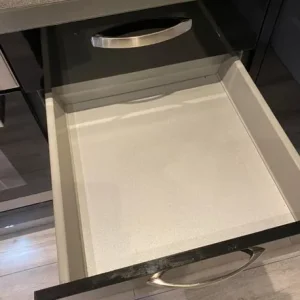 Kitchen units and worktops - Image 6