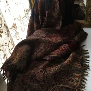 Ladies scarf with soft light wool and oriental pattern - Image 2