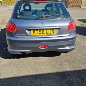 Peugeot 206 2009 hatchback manual 1.4 1360 cc - Image 5