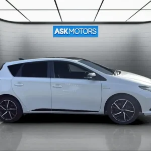 2018 Toyota Auris 1.8 VVT-h Hybrid Hatchback - Image 3
