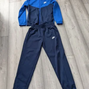 2 Junior boys Nike tracksuits size L - Image 4