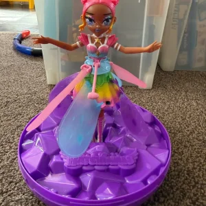 Hatchimals flying pixie