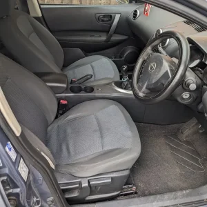 2009 Nissan Qashqai+2 hatchback - Image 2