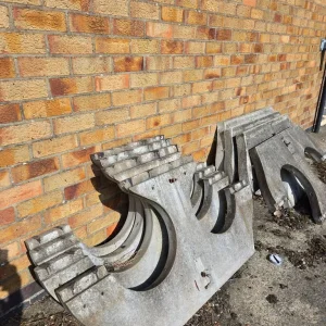 Concrete bench & table ends - Image 4