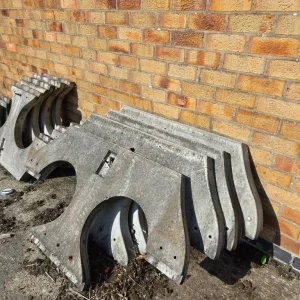 Concrete bench & table ends - Image 5