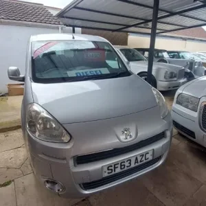 PEUGEOT PARTNER TEPEE 1.6 HDi S 2013 - Image 2