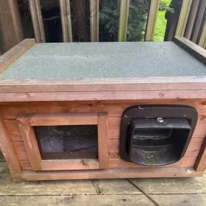 Outdoor Wooden Cat House with Cat Flap