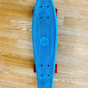 Blue plastic penny board skateboard - Image 2