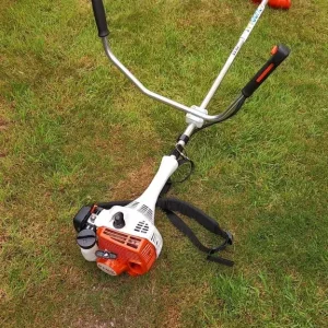 STIHL FS55 PETROL STRIMMER / BRUSHCUTTER - Image 2