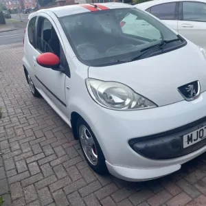 2007 Peugeot 107 3-door hatchback