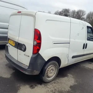 2015 Vauxhall Combo LWB L2 Van - Image 3