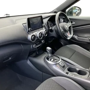 2023 Nissan Juke 1.0 DiG-T 114 N-Connecta 5-door hatchback with Apple CarPlay and DAB - Image 7