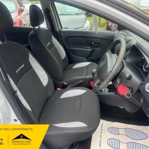 2015 Dacia Sandero Stepway 1.5 Diesel Manual Hatchback - Image 5