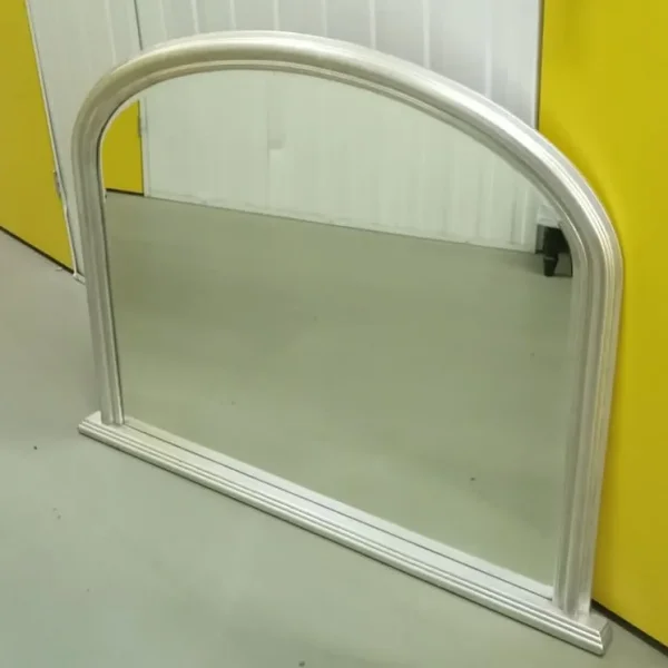 Mantle mirror
