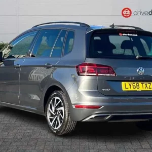 2019 Volkswagen Golf SV 1.5 TSI EVO 5-door MPV - Image 5