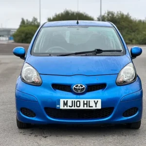 2010 Toyota Aygo 1.0 VVT-i Blue 3-door Hatchback - Image 2