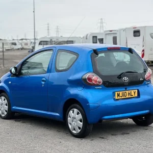 2010 Toyota Aygo 1.0 VVT-i Blue 3-door Hatchback - Image 4