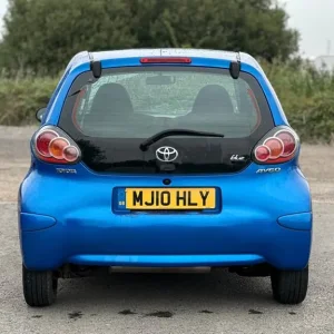 2010 Toyota Aygo 1.0 VVT-i Blue 3-door Hatchback - Image 5