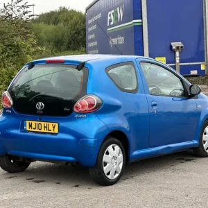 2010 Toyota Aygo 1.0 VVT-i Blue 3-door Hatchback - Image 6