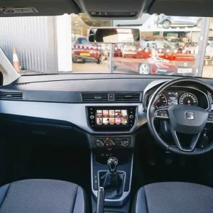 2018 SEAT Arona 1.0 TSI SE Technology 5-door hatchback petrol manual - Image 2
