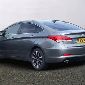 2016 Hyundai i40 1.7 CRDi Blue Drive SE Nav Bus 4dr DCT Saloon DIESEL Automatic - Image 2