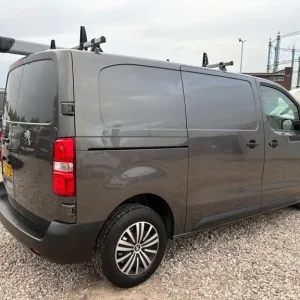 2021 Peugeot Expert 2.0 BlueHDi 120 Professional Van with Rear Racking and Roof Bars - Image 3