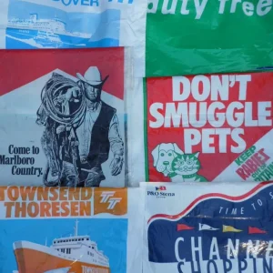 Sixteen Duty Free bags from the 70s and 80s - Image 3