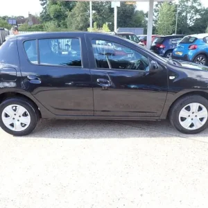 2018 Dacia Sandero 0.9 TCE Comfort Hatchback 5-door Petrol Manual - Image 2