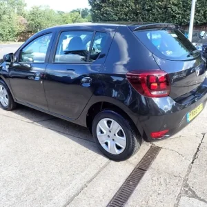 2018 Dacia Sandero 0.9 TCE Comfort Hatchback 5-door Petrol Manual - Image 5