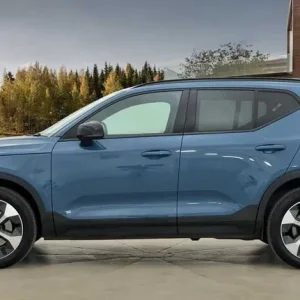 2022 Volvo XC40 2.0 B4P Ultimate Dark 5-door Estate Auto - Image 6