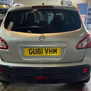 2011 Nissan Qashqai 1.6 Petrol Manual 5-door Hatchback - Image 3