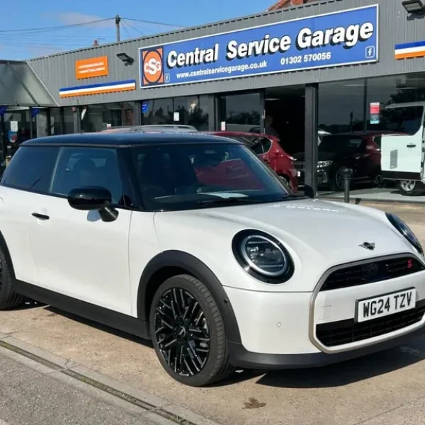 2024 MINI Cooper 2.0S Exclusive Steptronic Euro 6 3dr Hatchback