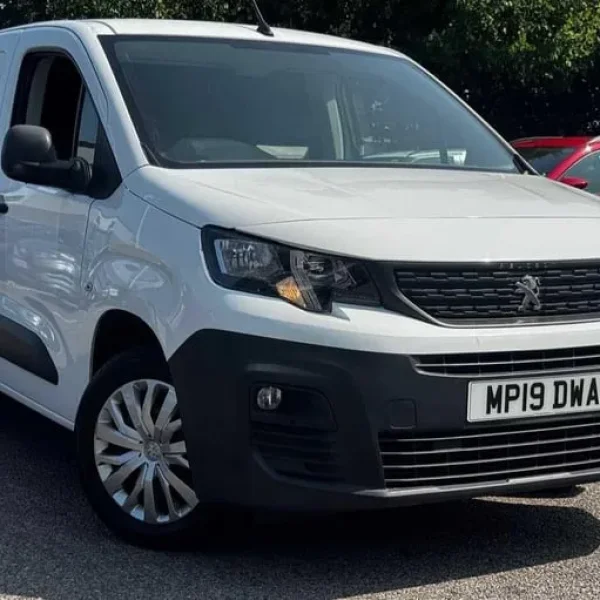 2019 Peugeot Partner Long 950 1.5 BlueHDi Professional Van